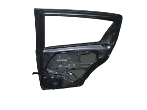 TOYOTA Yaris (2011–2020) Rear side doors 671130D100 - 3