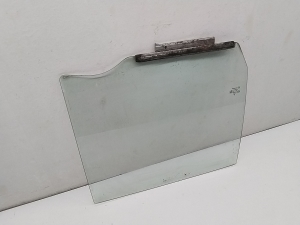 Mitsubishi L 200 (2006–2015) Rear side door glass MN136758 - 2