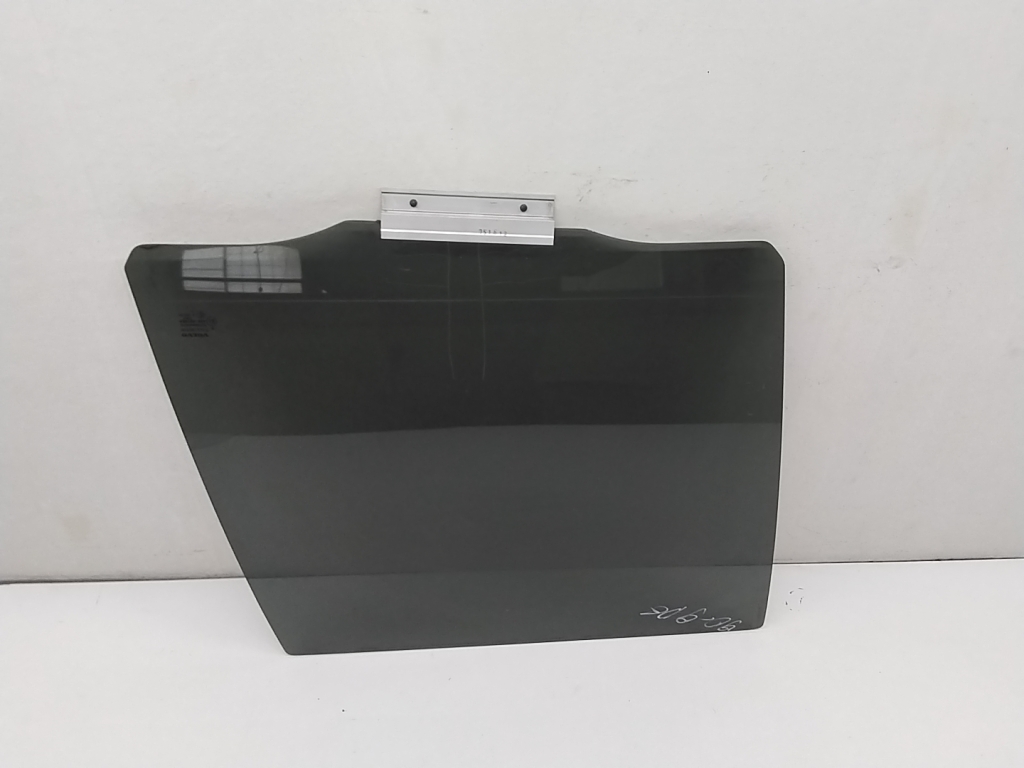 VOLVO XC90 (2002–2014) Aizmugurējo sānu durvju stikls 30674346 VOLVO XC90 (2002–2014) Aizmugurējo sānu durvju stikls 30674346