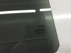 VOLVO XC90 (2002–2014) Aizmugurējo sānu durvju stikls 30674346 - 4