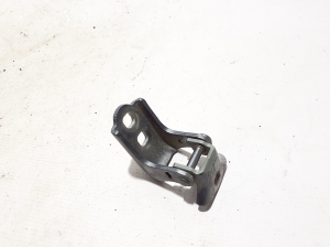 Charnière de porte latérale arrière inférieure - 804007161R