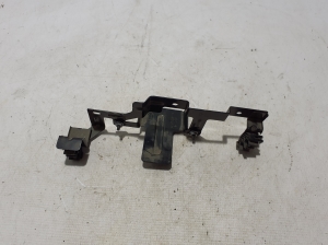 Sonstiger Halter - 241372503R
