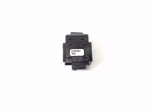 Land Rover Range Rover III (2002–2012) Heated seat switch - 3