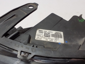 Dacia Duster (2017–2024) Headlight 260602515R - 9