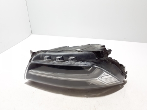 VOLVO XC40 (2017–2026) Headlight 32133578 - 6