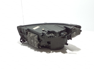 VOLVO XC40 (2017–2026) Headlight 32133578 - 7