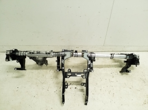   Armaturenbrettträger 