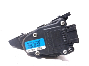 Volkswagen Transporter T5 (2003–2015) Accelerator pedal sensor 7H2723503 - 4