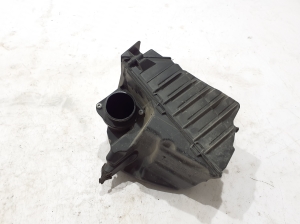 RENAULT Megane III (2008–2016) Luftfiltergehäuse 165000356R - 3