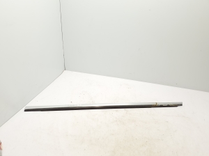 Priekšējo durvju stikla ārējā līste - A2537200124