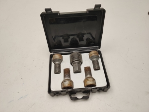 Mercedes Benz E-Class W212 (2009–2015) Locking wheel bolts B66470155 - 2