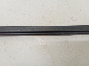 Mercedes Benz C-Class 204 (2007–2014) Esiukse klaasi sisemine liist A20472501 - 2