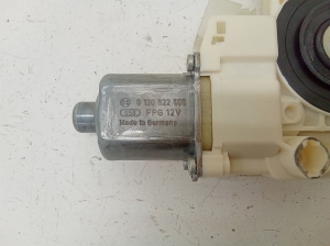 Mercedes Benz C-Class 204 (2007–2014) Rear side door window regulator motor A2048200542 - 2