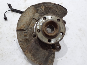 VOLVO XC90 (2002–2014) Front wheel hub 31200316 - 2