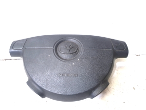 Steering wheel airbag - M4636