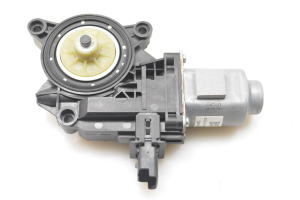 Hyundai i30 (2017–2026) Front door window regulator motor 82460G4010 - 3