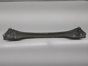 Ein weiteres Detail des hinteren Stoßfängerträgers - 521720D020