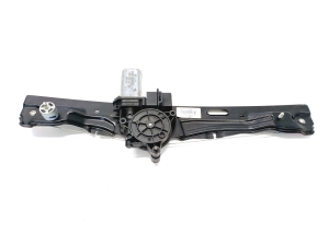 BMW X1 F48 (2015–2022) Aizmugurējo durvju logu pacēlājs 7349512 - 4