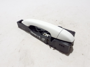 RENAULT Arkana (2019–2026) Front door external opening handle and its details - 3