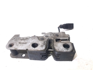 Motorhaubenschloss - 3T0823509A