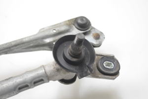 Hyundai i30 (2017–2026) Windshield wiper mechanism - 3