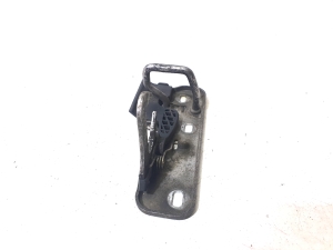 Volkswagen Golf V (2003–2009) Kapoti lukk 1K0823480 - 4