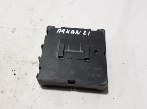 RENAULT Arkana (2019–2026) Vadības bloks 285902039R - 3