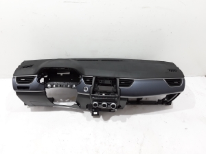   Dashboard  - 681001544R 