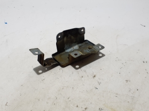   Halter Kotflügel vorne  - 663512031R 