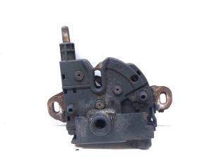 Ford Focus (1998–2005) Hood latch - 2