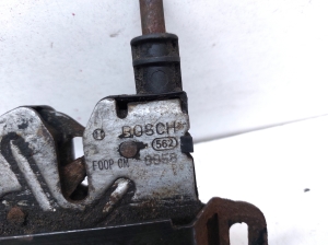 Ford Focus (1998–2005) Hood latch - 4