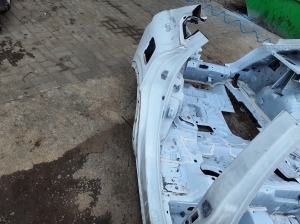   Rear fender and its parts  - 760225589R 