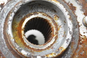 Hyundai Tucson (2015–2026) Front wheel hub - 5