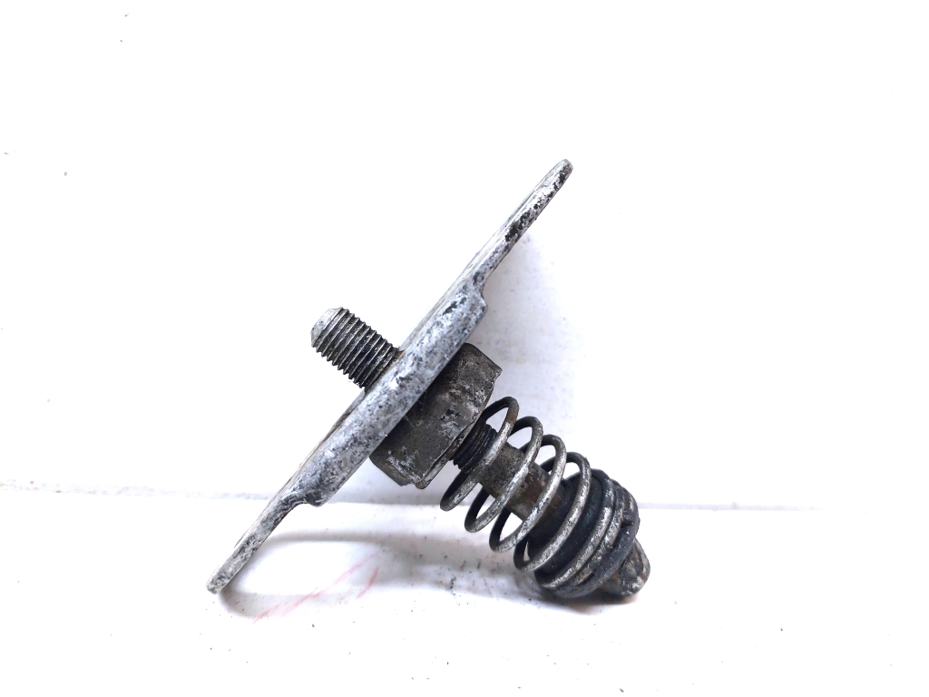 BMW X5 E53 (1999–2006) Kapoti luku muu osa 82298075129 BMW X5 E53 (1999–2006) Kapoti luku muu osa 82298075129