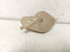 RENAULT Kadjar (2015–2026) Coolant reservoir - 3