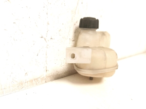 RENAULT Kadjar (2015–2026) Coolant reservoir - 5
