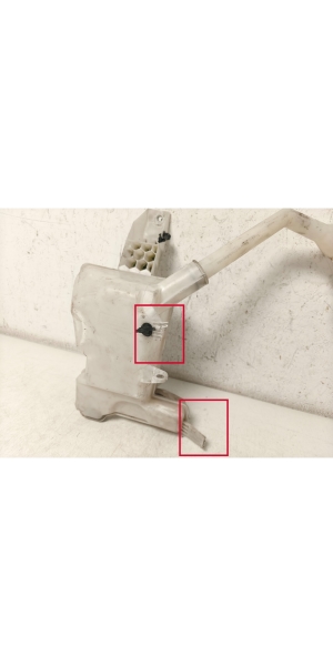 RENAULT Kadjar (2015–2026) Front washer fluid reservoir 289100390R - 3