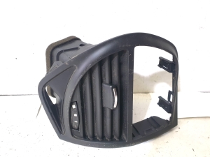 Salona paneļa ventilācijas restes - 