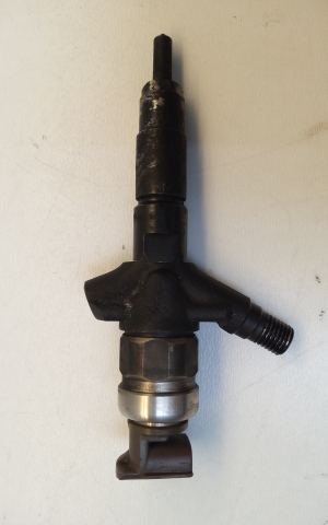 Fuel injector - 16613AA020