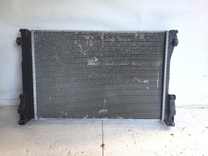 Mercedes Benz C-Class 204 (2007–2014) Dzesēšanas radiators un tā daļas A2045003703 - 2
