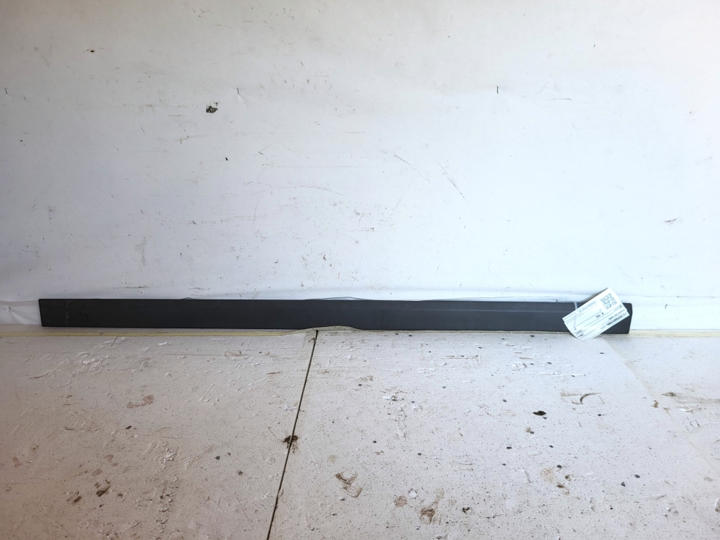 VOLVO S60 I (2000–2009) Front door molding 9151911 VOLVO S60 I (2000–2009) Front door molding 9151911