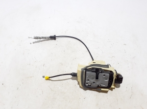 VOLVO C 40 I (2022–2026) Rear side door lock 32131412 - 4