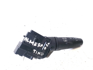 NISSAN Almera Tino V10 (2000–2006) Suunatulede lüliti 25540AV600 - 2