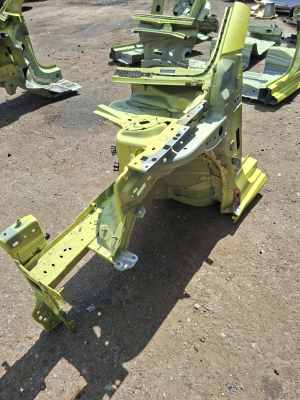 Front outrigger - 1675409080