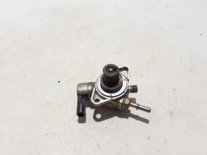 Pompe à carburant - 166305283R