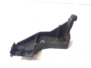 Motorhalter - 8200134981
