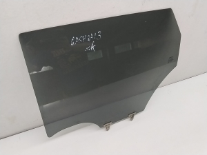 Vitre de porte latérale arrière - 82301JD000