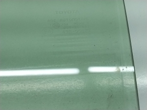TOYOTA Prius W30/35 (2009–2015) Esiukse klaas 6810247071 - 2