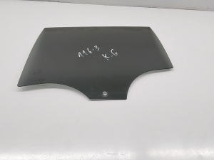BMW 1 SERIES F20 (2010–2026) Aizmugurējo sānu durvju stikls 51357242557 - 5