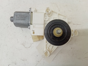 Mercedes Benz C-Class 204 (2007–2014) Hinterer Seitentür-Fensterhebermotor A2048200542 - 3